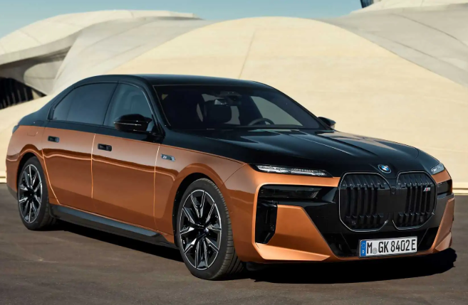 BMW i7